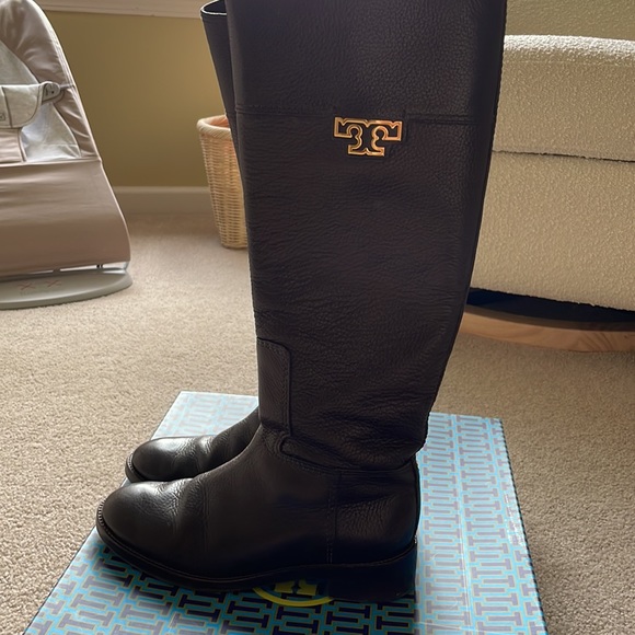 Tory Burch Joanna Riding Boot. Size 7. - Picture 4 of 9